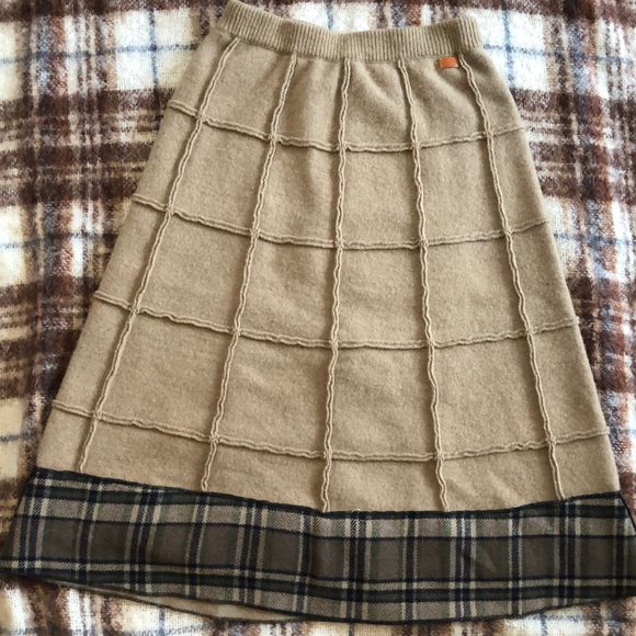 Chanel vintage wool a-line skirt.Size 38
